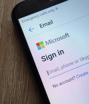 Microsoft uses carrot and stick with Exchange Online admins