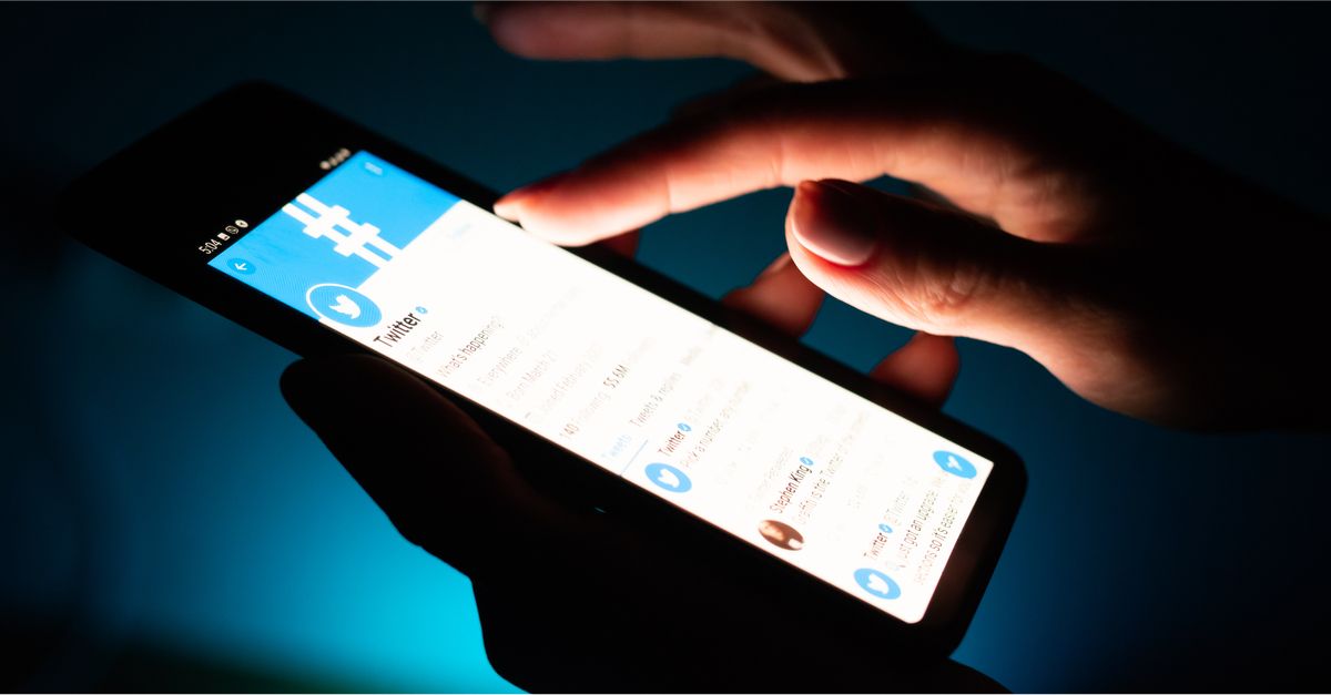 Twitter turns off SMS-based tweeting in most countries